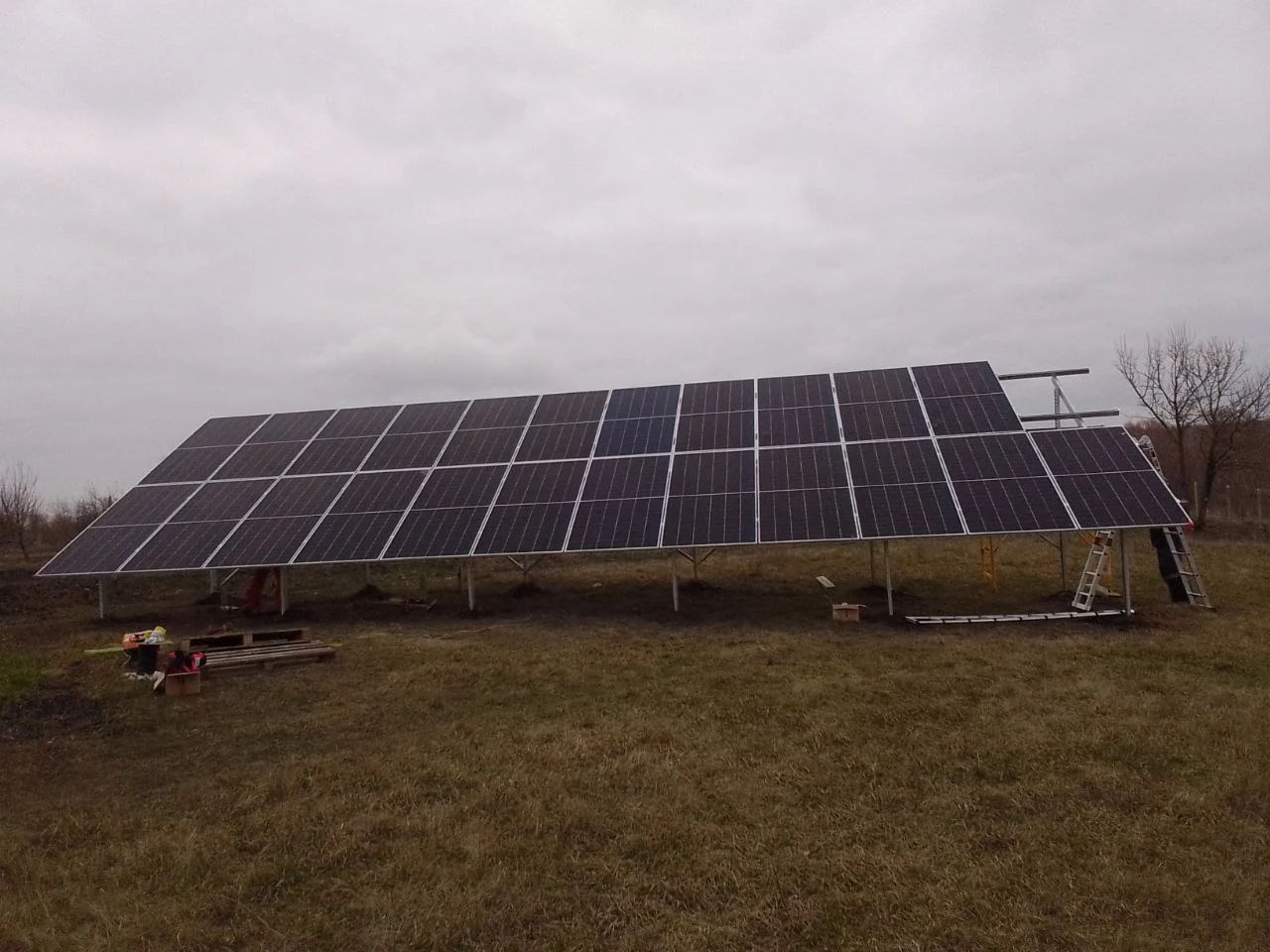 Гібридна сонячна станція 1