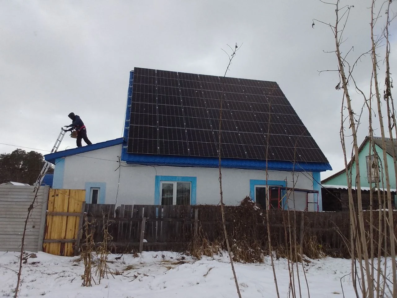 Автономна сонячна система заміський котедж